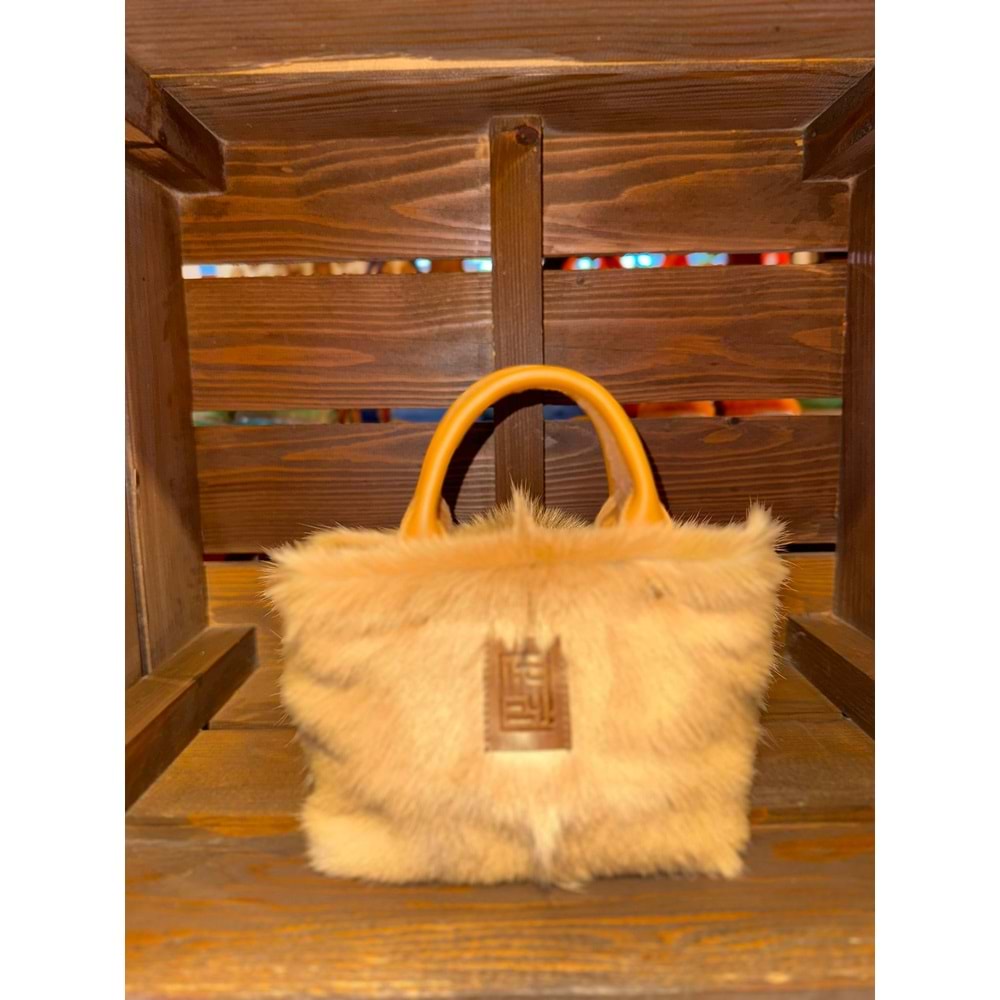Kid Skin Camel Hair Gusset Mini Ladybag