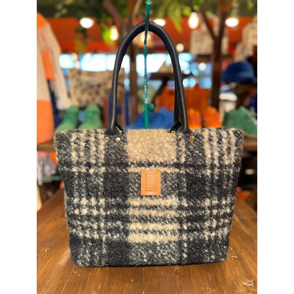 Black Beige Tartan Gusset Largebag