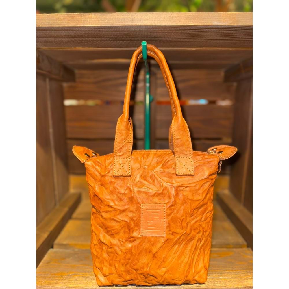 Brown Skin Small Fold