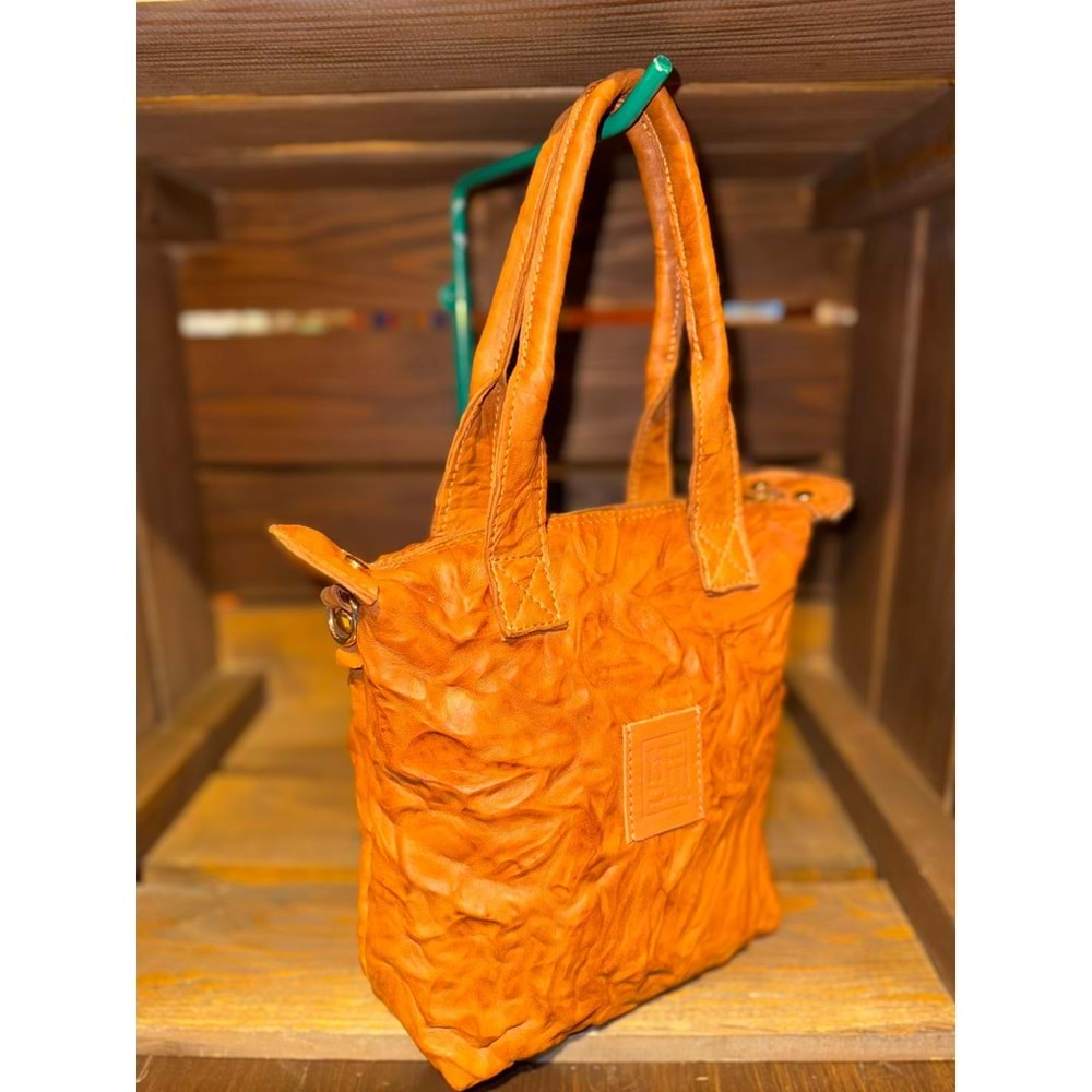 Brown Skin Small Fold