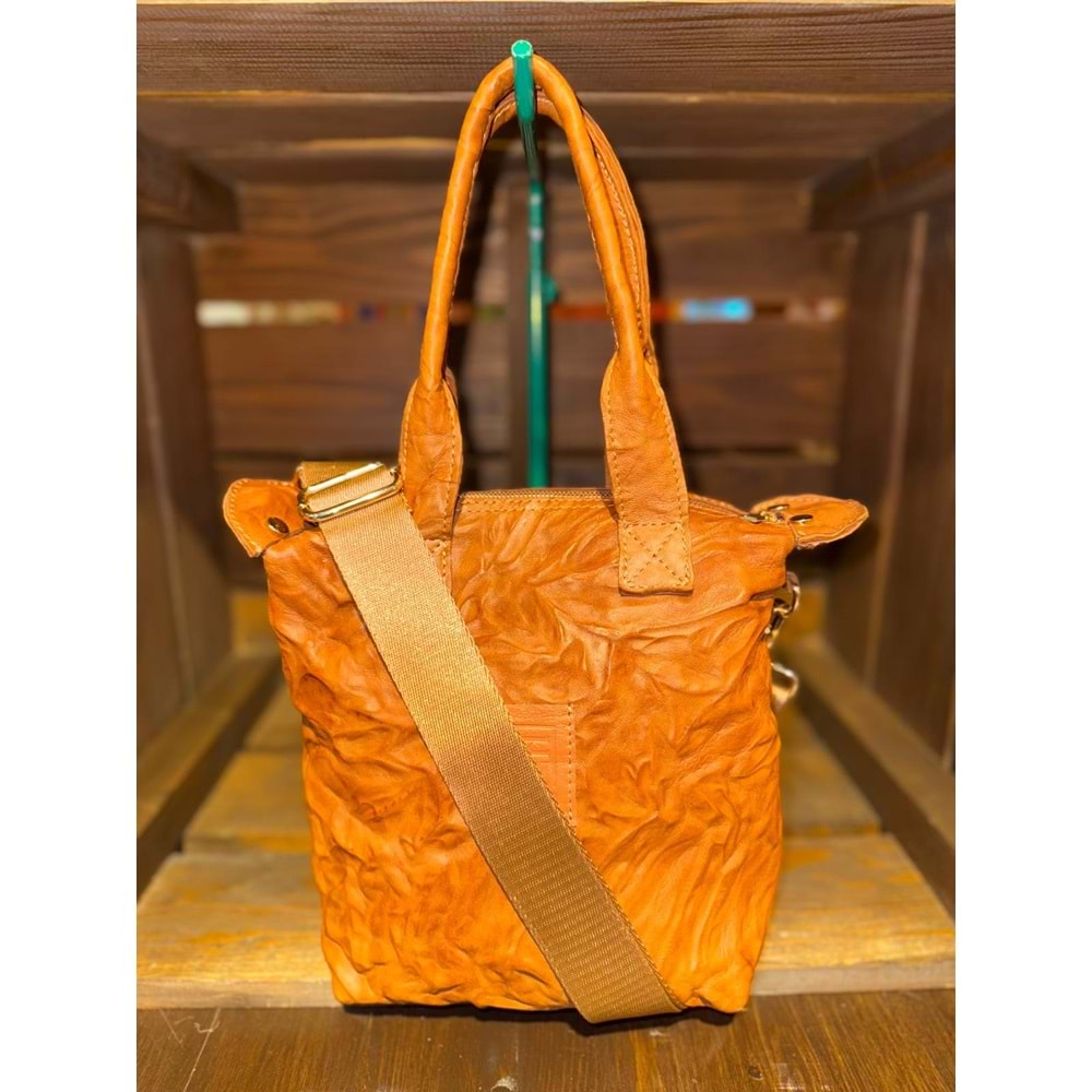 Brown Skin Small Fold