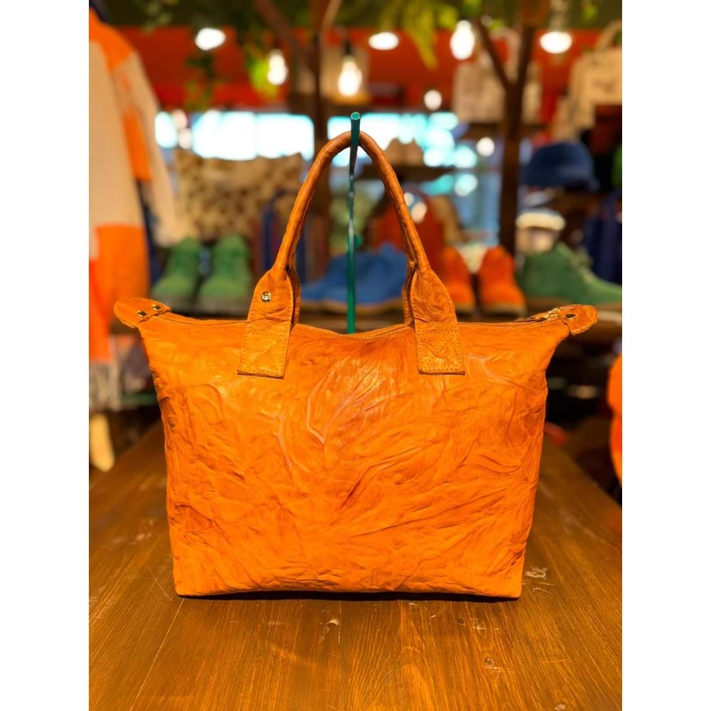 Brown Skin Large Fold