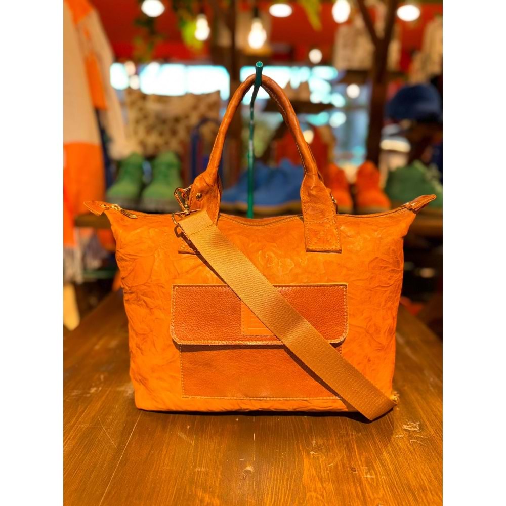 Brown Skin Large Fold