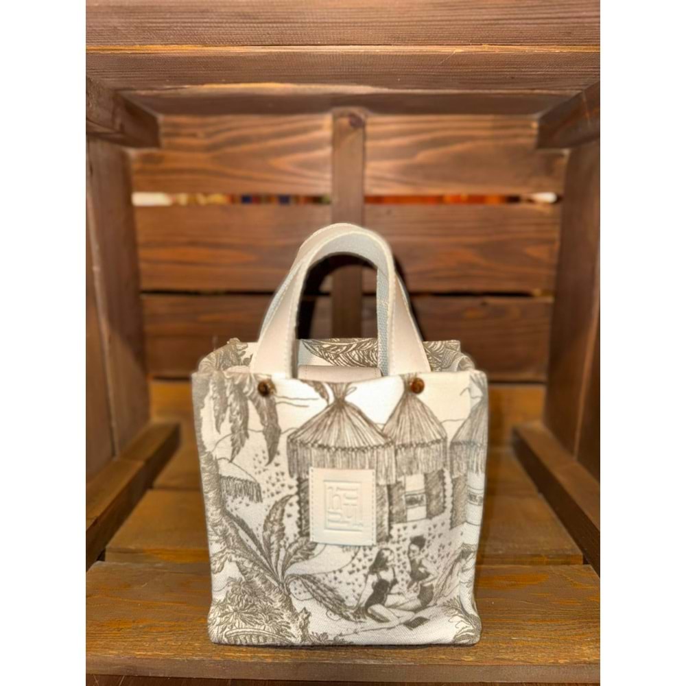 Woman İn Swimsuşts Green Ladybag