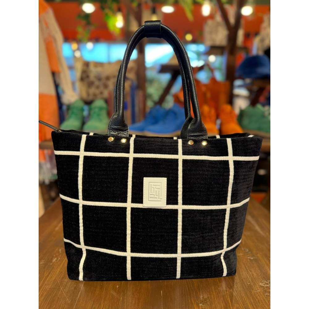 Black With White Stripe Large Fold