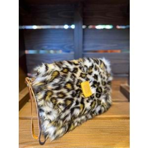 Leopard Clutch