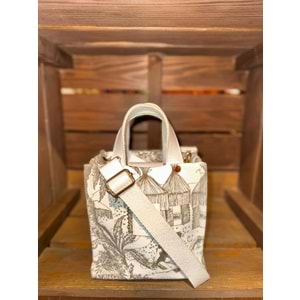 Woman İn Swimsuşts Green Ladybag