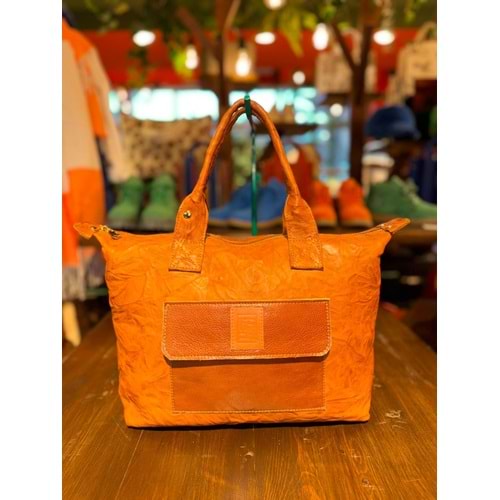 Brown Skin Large Fold