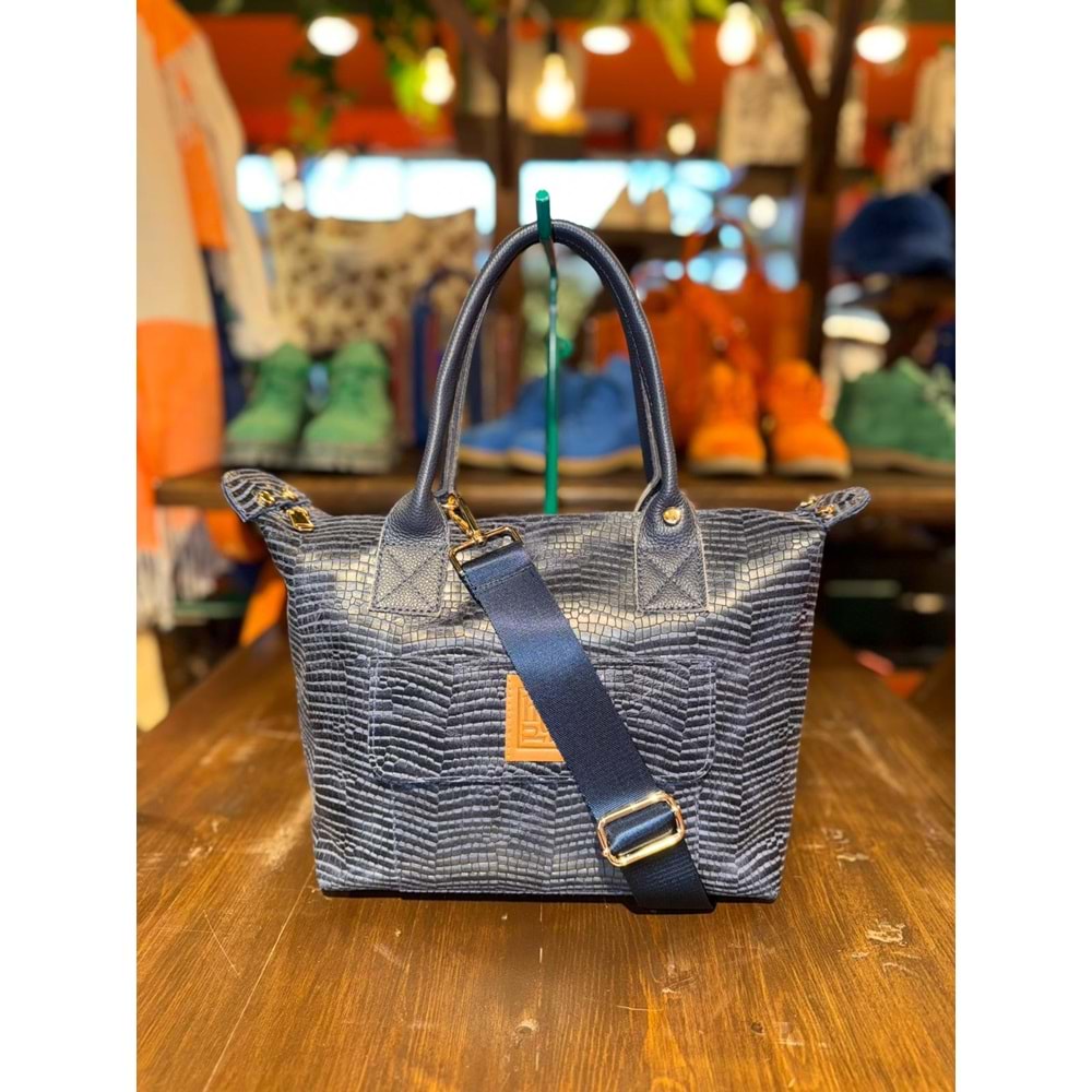 Dark Blue Leather Medium Fold